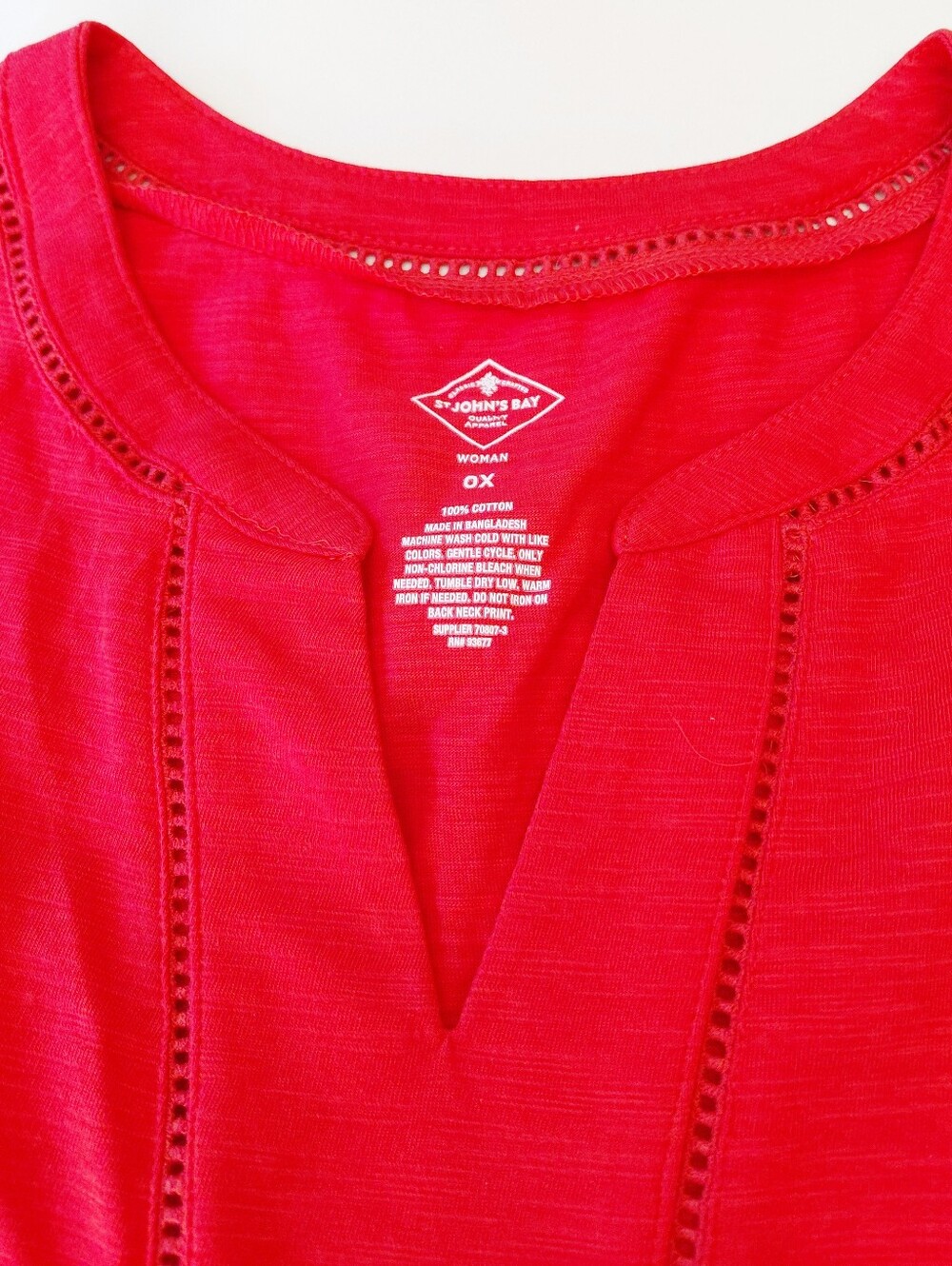 ST JOHN'S BAY Women’s Red Sleeveless V-Neck Tank Top Size OX